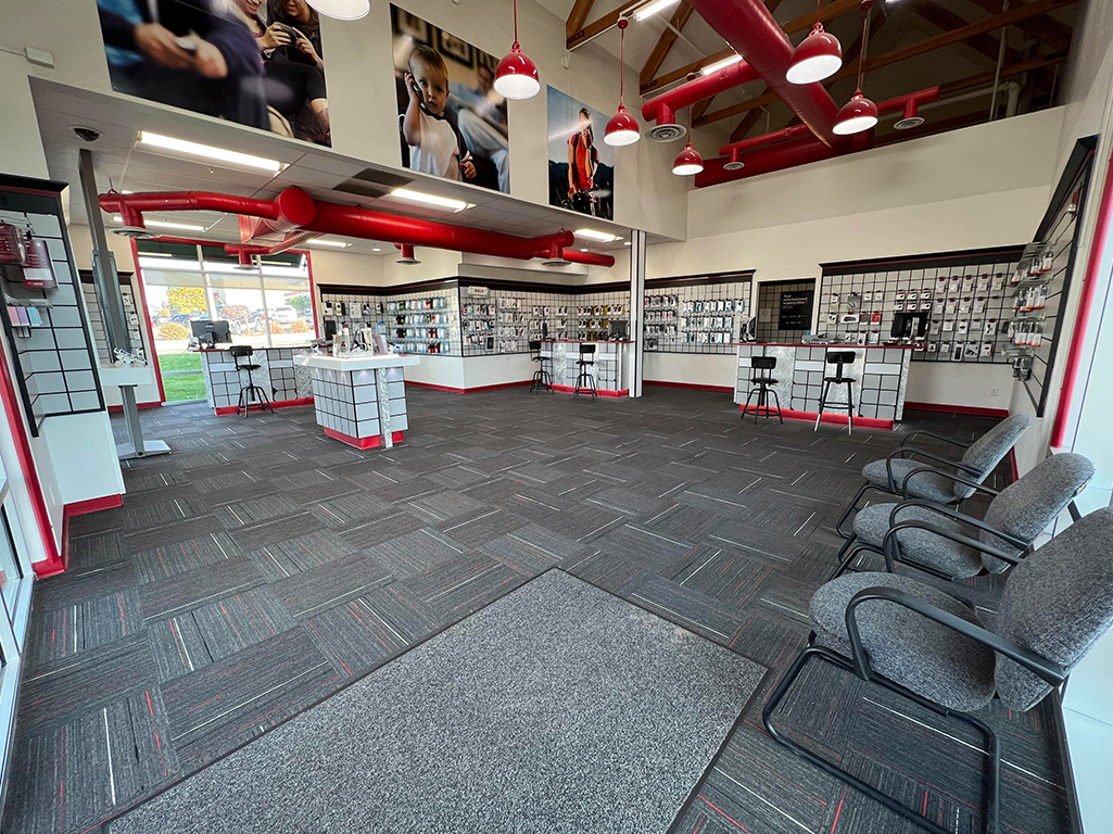 Interior of Verizon store on 10th Avenue South in Great Falls, MT