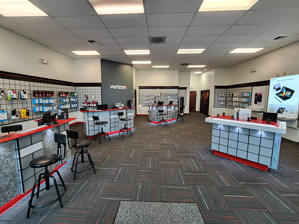 Interior of Verizon store in Laurel, MT