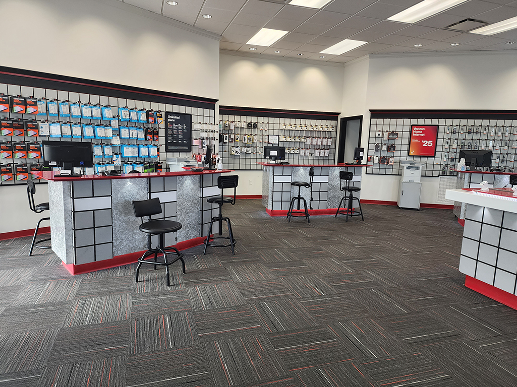 Interior of Verizon store on 3rd St NW in Great Falls, MT