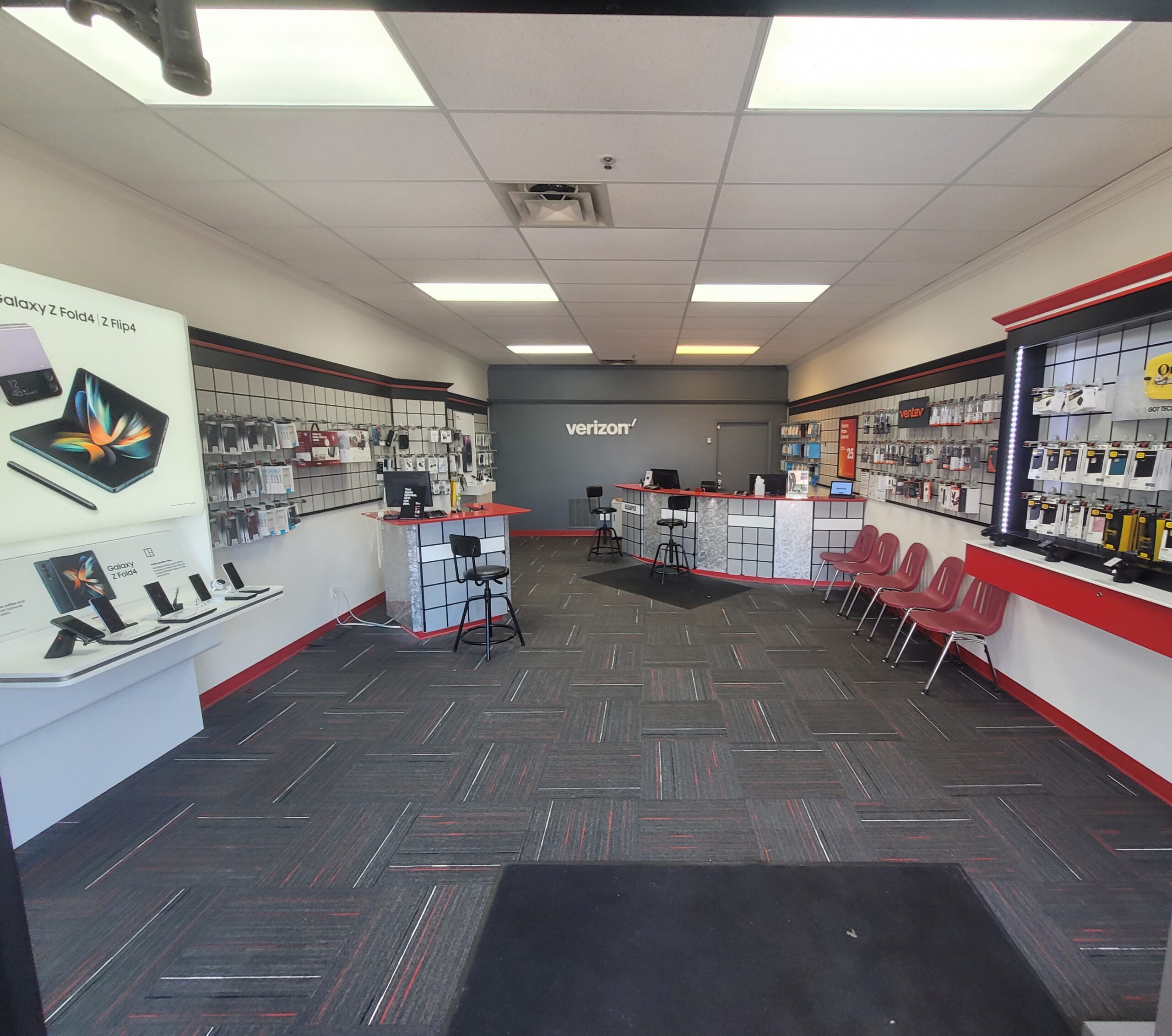 Interior of Verizon - Bozeman 19
