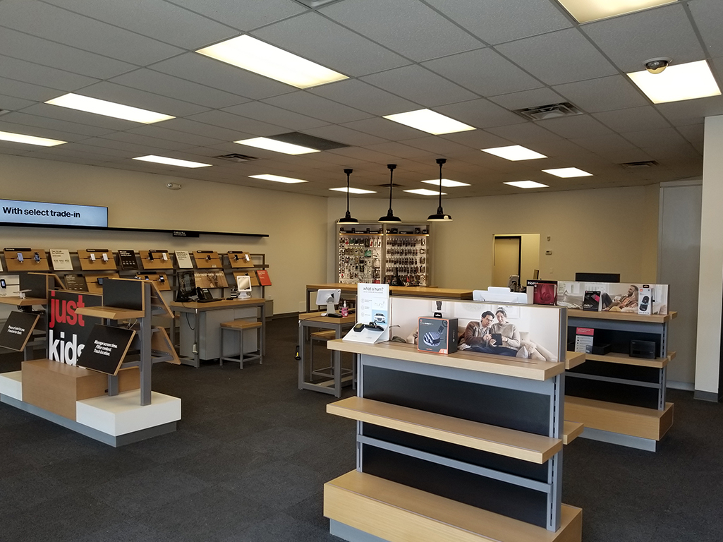 Interior of Verizon store in Helena, MT