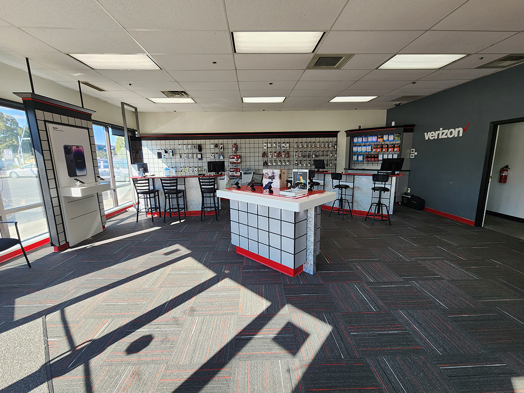 Interior of Verizon Mini Mall