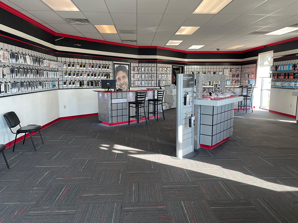 Interior of Verizon store in Havre, MT