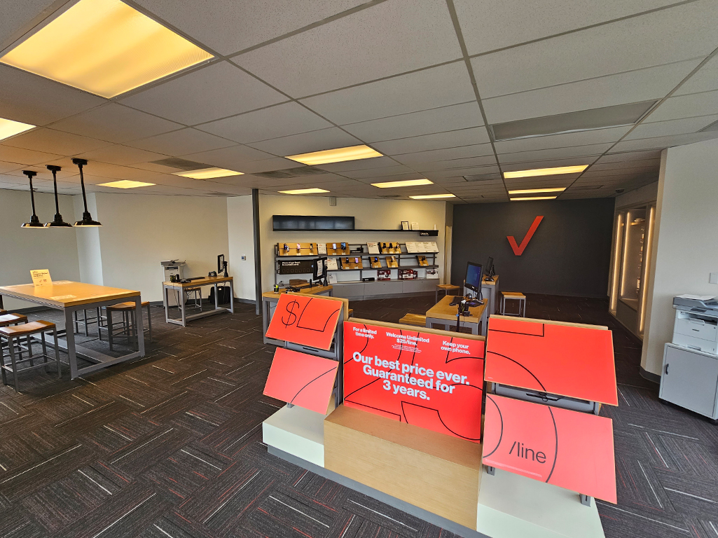 Interior of Verizon store in Milwaukie, Oregon