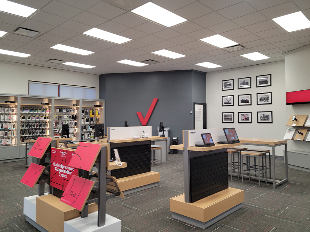 Verizon store interior in Sidney, MT