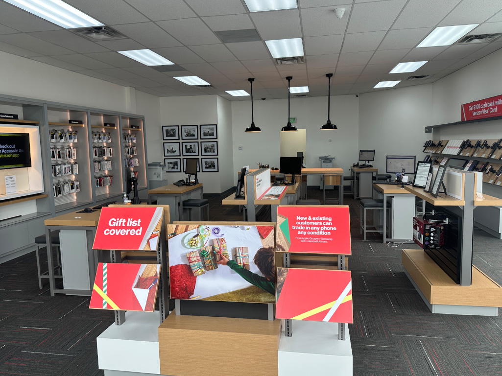 Verizon store interior at Riverpoint in Sheridan, CO