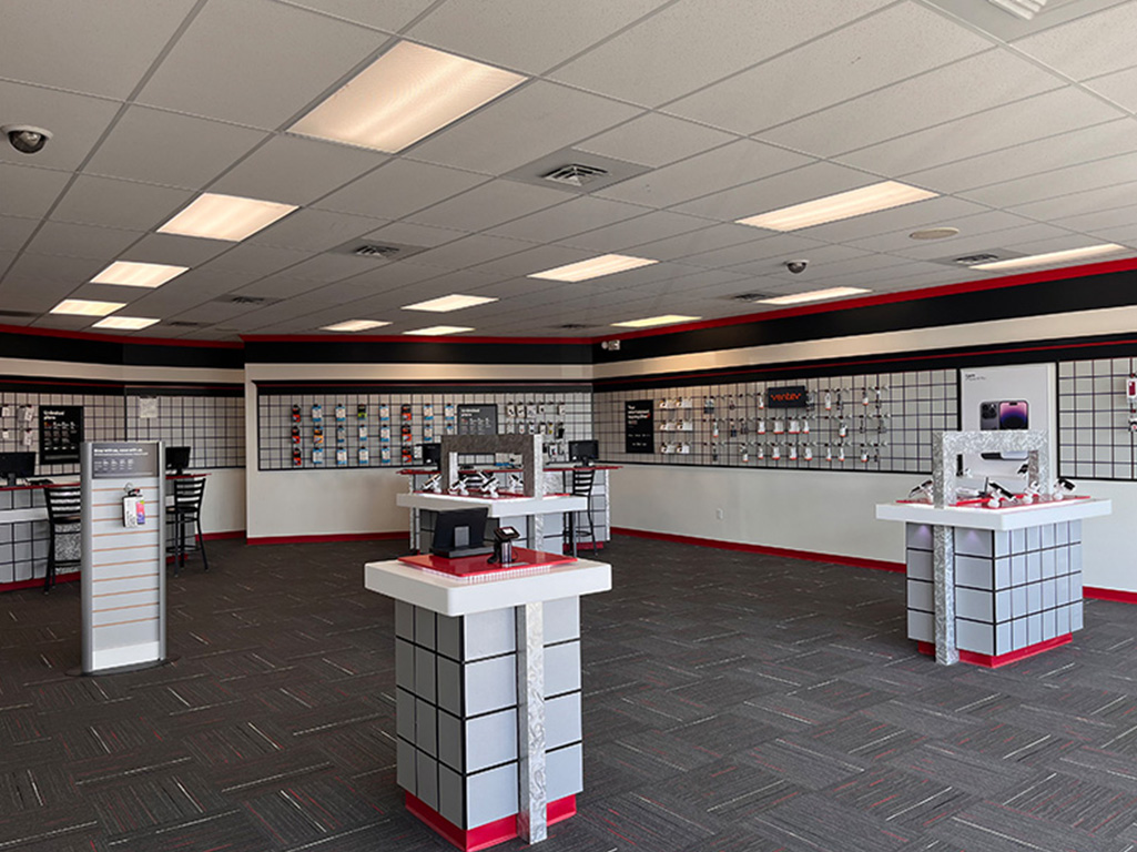 Interior of Verizon in Ephrata, WA
