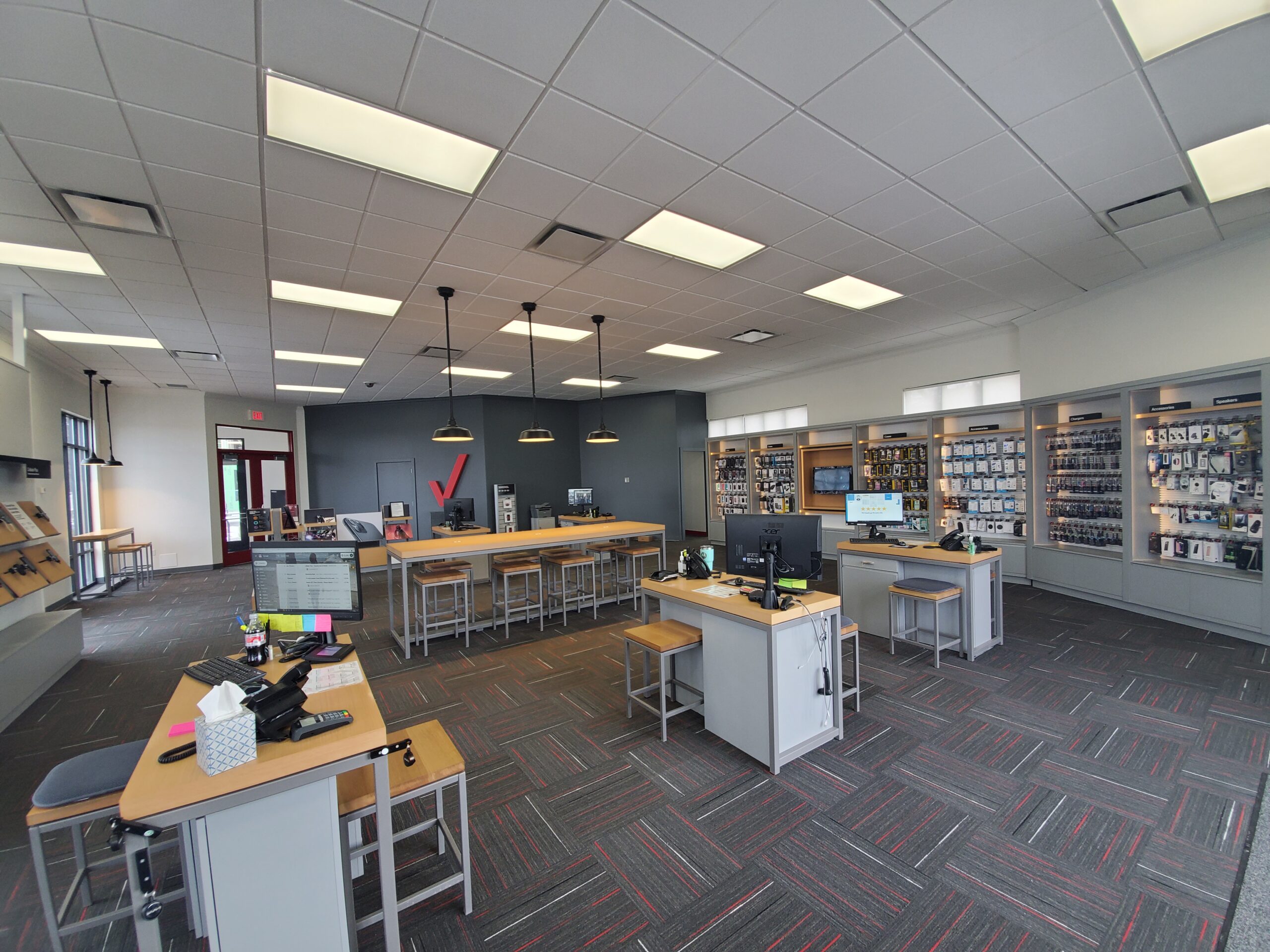 Interior of Verizon store on 7th Avenue in Bozeman, MT