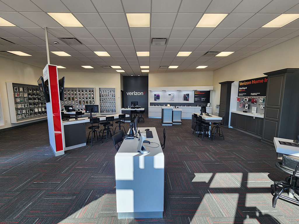 Interior of Verizon store in Greeley, CO